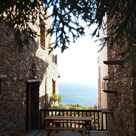 αλθέα αρχοντικά της άνδρου Διαμέρισμα Μπατσί